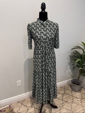 Max Studio Black and White Stretchy Floral Tiered Maxi Dress